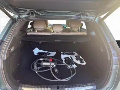 XPeng G9 — SUV électrique haute performance, 575 ch, Allradantrieb, faible kilométrage — Miniatura 12