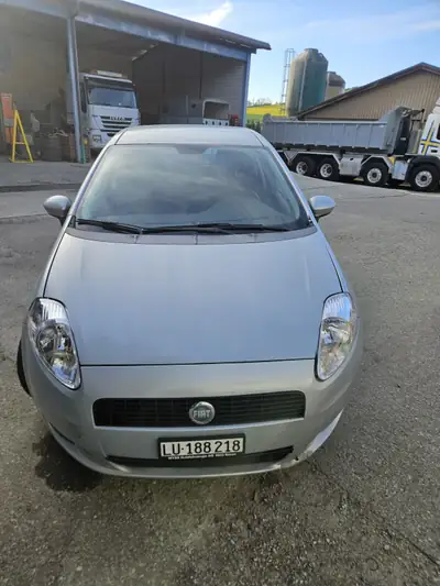 Fiat Grande Punto 2007 — Citadine fiable et compacte, parfaite pour la ville — Heckansicht