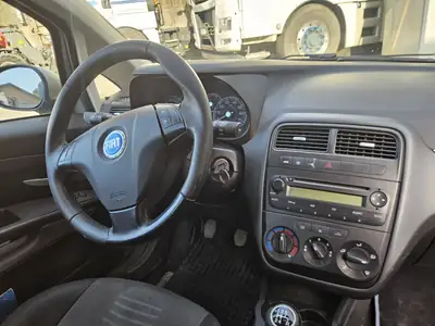 Fiat Grande Punto 2007 — Citadine fiable et compacte, parfaite pour la ville — Detail