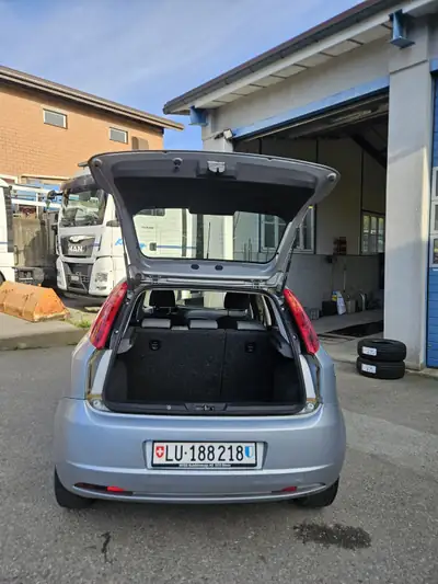 Fiat Grande Punto 2007 — Citadine fiable et compacte, parfaite pour la ville — Miniatur 10