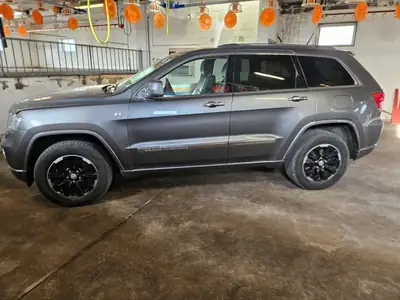 Jeep Grand Cherokee 2013 — SUV robuste 4x4, moteur diesel 241 ch — vue extérieure