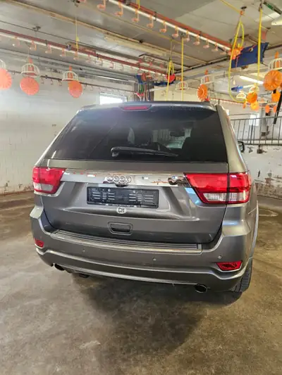 Jeep Grand Cherokee 2013 — SUV robuste 4x4, moteur diesel 241 ch — tableau de bord