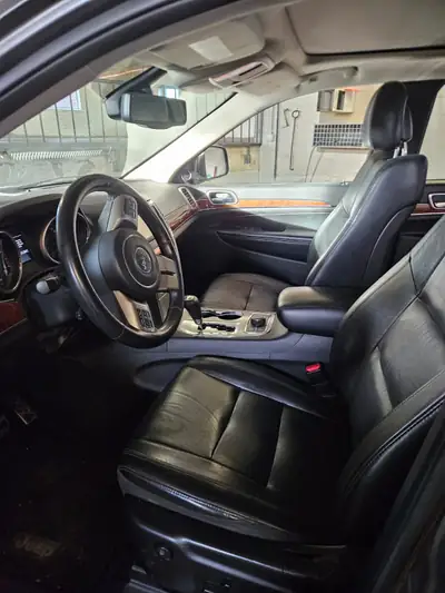 Jeep Grand Cherokee 2013 — SUV robuste 4x4, moteur diesel 241 ch — détail