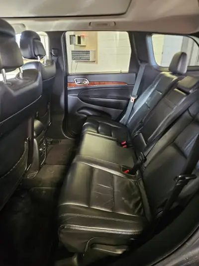 Jeep Grand Cherokee 2013 — SUV robuste 4x4, moteur diesel 241 ch — Miniature 8