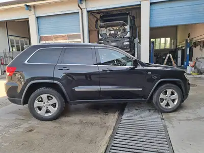Jeep Grand Cherokee Diesel — SUV robuste 190 ch, transmission automatique — Seitenansicht