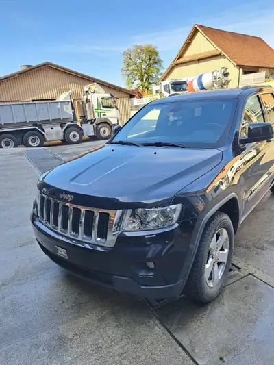 Jeep Grand Cherokee Diesel — SUV robuste 190 ch, transmission automatique — Heckansicht