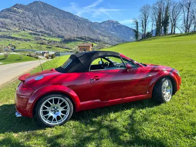 Audi TT Cabriolet 2001 — Roadster iconique 180 ch, toit ouvert, design intemporel — vue extérieure