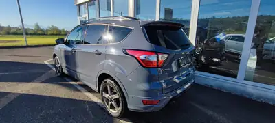 Ford Kuga Diesel 179 ch — SUV robuste 4x4, entretien réduit — interior
