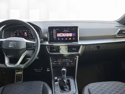 SEAT Tarraco 245 ch Plug-in Hybrid — SUV familial haute performance, 45 500 km seulement — Thumbnail 8