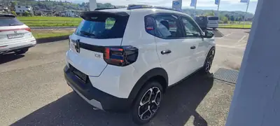 Citroën C3 2026 — Citadine polyvalente, moteur essence 101 ch, boîte manuelle — rear view