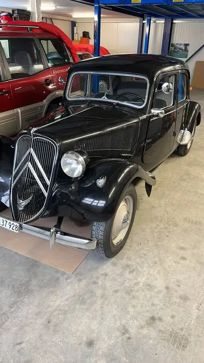 Citroën 11 BL 1953 — Berline de légende, entretenue par mécanicien — Innenraum