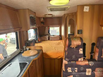 Mercedes-Benz Sprinter Camping-Car Mirage — Aménagé 6 couchettes, expert 2024 — Miniatura 8
