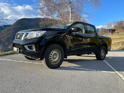 Nissan Navara 2022 — Pick-up robuste 4x4, 52 800 km, diesel automatique — Seitenansicht