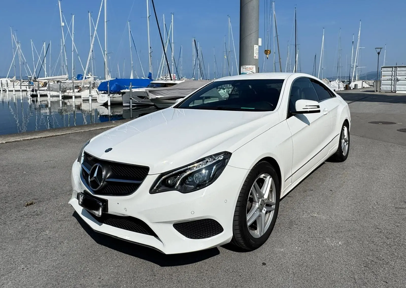 Mercedes-Benz E 200 Coupé 2015 — Élégance intemporelle et motorisation fiable — vue extérieure