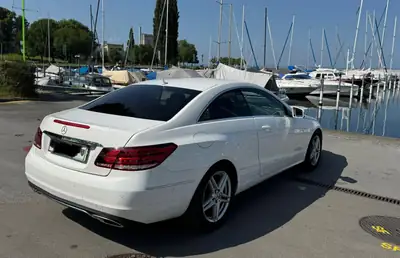 Mercedes-Benz E 200 Coupé 2015 — Élégance intemporelle et motorisation fiable — intérieur