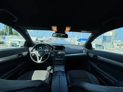 Mercedes-Benz E 200 Coupé 2015 — Élégance intemporelle et motorisation fiable — tableau de bord