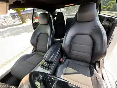 Mercedes-Benz E 200 Coupé 2015 — Élégance intemporelle et motorisation fiable — détail
