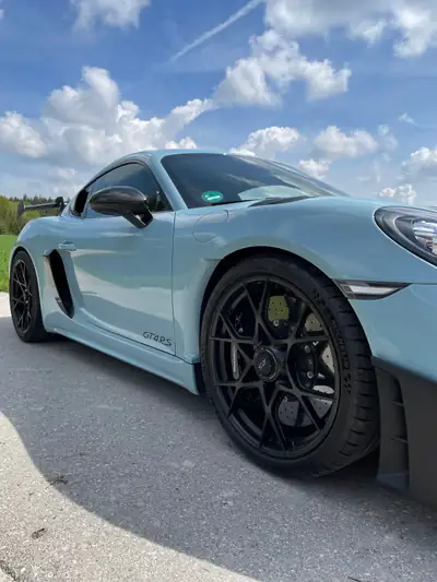Porsche Cayman 500 ch — Sportive de prestige, kilométrage quasi neuf — côté