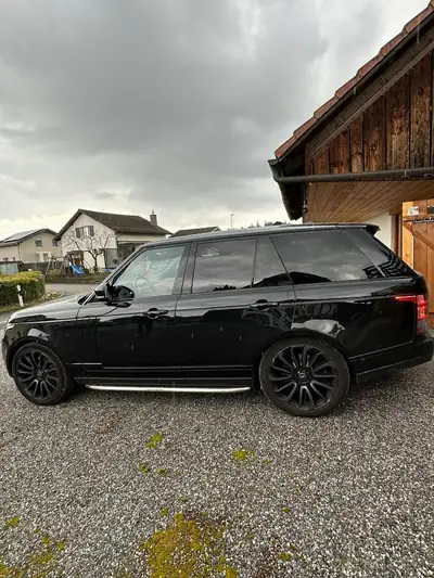 Range Rover 2015 — SUV prestige 510 ch, très faible kilométrage — vista posteriore