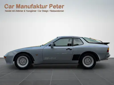 Porsche 944 1983 — Coupé sport culte, 163 ch, révisions complètes — dashboard