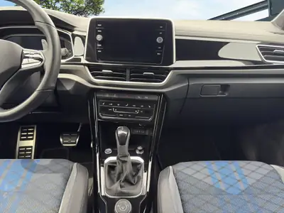 VW T-ROC 2024 — SUV compact dynamique, 300 ch, transmission intégrale — Miniature 9