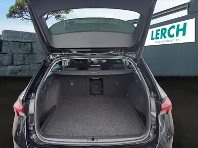 Skoda Octavia Break Hybride 204 ch — Polyvalence écologique avec 19'800 km — détail