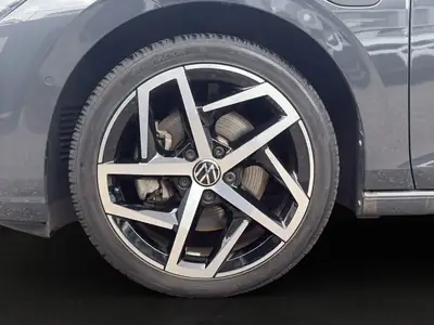 VW Golf 150 ch Hybride — Berline polyvalente, 23 500 km seulement — Miniatura 16