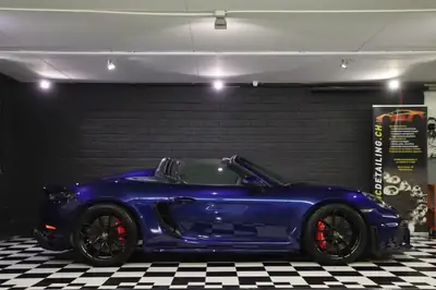 Porsche 718 Spyder — Roadster pur-sang 420 ch, boîte manuelle, Gentian Blue rarissime — vue extérieure