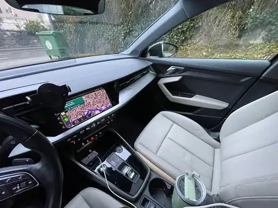 Audi A3 Sedan 2024 — Première main, toit ouvrant, entretien premium — Innenraum