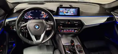 BMW 530 Touring Diesel — Break premium 2019, entretien BMW complet, état impeccable — Miniature 8