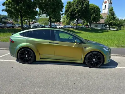 Tesla Model X 2017 — SUV électrique 7 places, exemplaire unique avec customisation FAB — Heckansicht