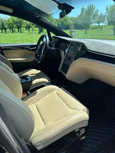 Tesla Model X 2017 — SUV électrique 7 places, exemplaire unique avec customisation FAB — Miniatur 14