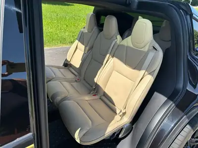 Tesla Model X 2017 — SUV électrique 7 places, exemplaire unique avec customisation FAB — Miniatur 17