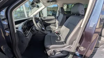 Ford Tourneo Connect — Van hybride rechargeable, technologie moderne et polyvalence — Thumbnail 7