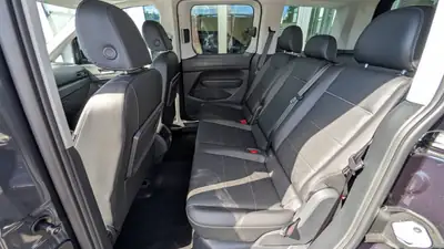 Ford Tourneo Connect — Van hybride rechargeable, technologie moderne et polyvalence — Thumbnail 8