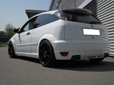 Ford Focus RS MK1 2002 — Sportive culte 215 ch, 8 fois chaussée, échappement Stoffler — fianco