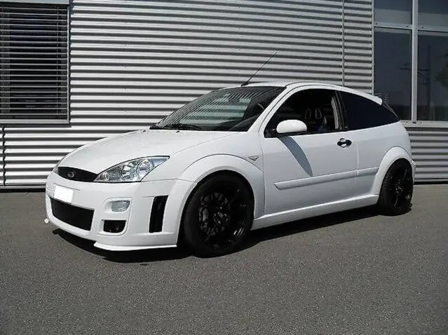 Ford Focus RS MK1 2002 — Sportive culte 215 ch, 8 fois chaussée, échappement Stoffler — vista esterna