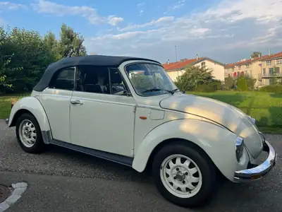 VW Käfer Cabriolet 1974 — Légende Décapotable, Charme Vintage Authentique — intérieur