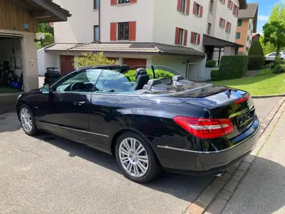 Mercedes-Benz E 200 Cabriolet 2011 — Élégance décapotable, kilométrage préservé — Heckansicht