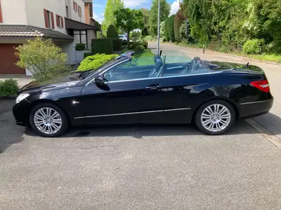 Mercedes-Benz E 200 Cabriolet 2011 — Élégance décapotable, kilométrage préservé — Innenraum