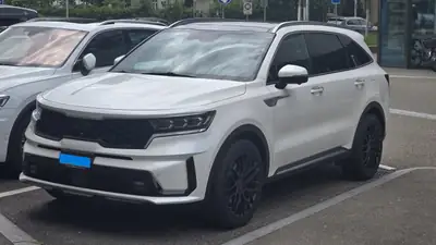 Kia Sorento 7 Places — SUV diesel 201 PS, tout équipé, MFK 06.2026 — Heckansicht