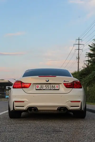 BMW M4 Cabriolet 2015 — Sportive décapotable 431 ch, rare et dynamique — arrière