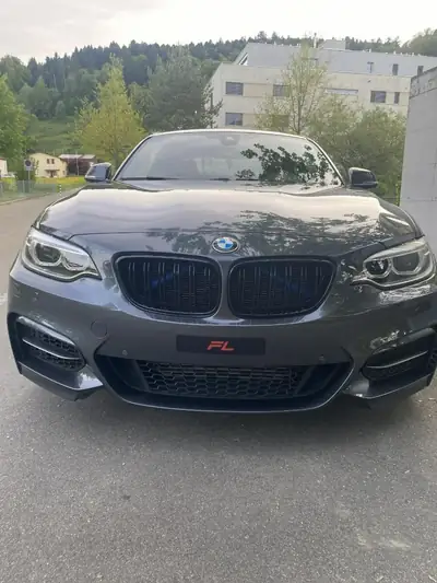 BMW M235i xDrive Steptronic — Coupé sportif 326 ch, tout-terrain toutes saisons — côté