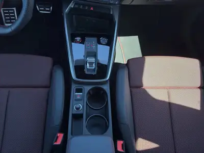Audi S3 2024 — Berline sportive 310 ch, tous-terrains, faible kilométrage — Miniature 14