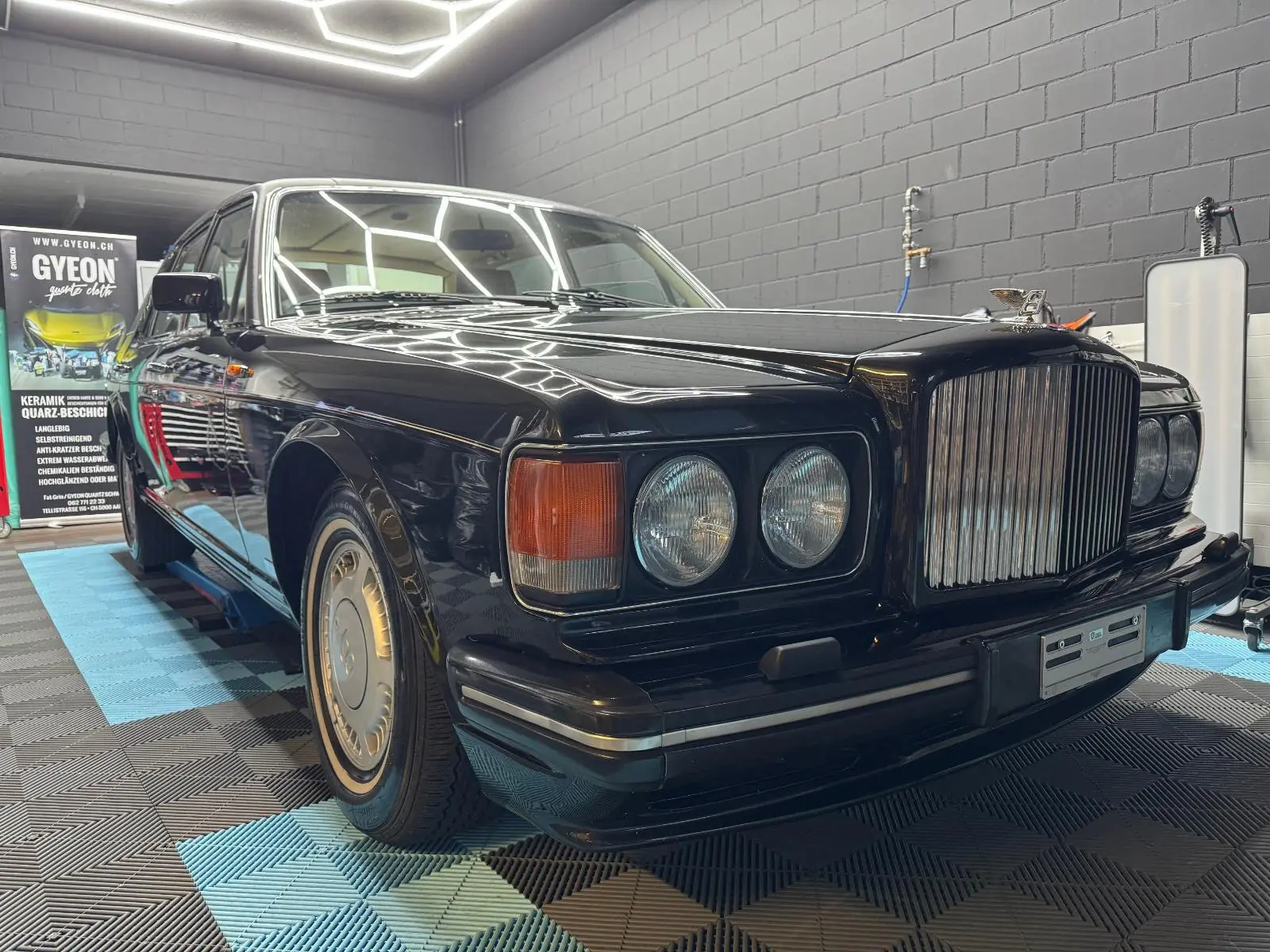 Bentley Turbo 1989 — Berline de prestige British, 320 ch et cuir Connolly — vista esterna