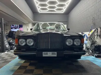 Bentley Turbo 1989 — Berline de prestige British, 320 ch et cuir Connolly — fianco