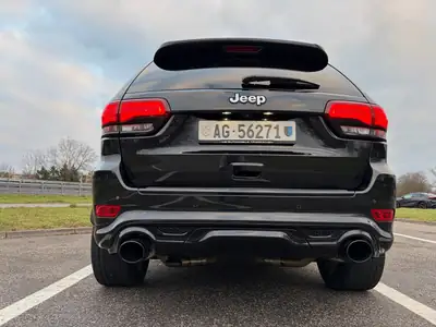 Jeep Grand Cherokee 468 ch — SUV puissant, transmission automatique, 4x4 intégral — Innenraum