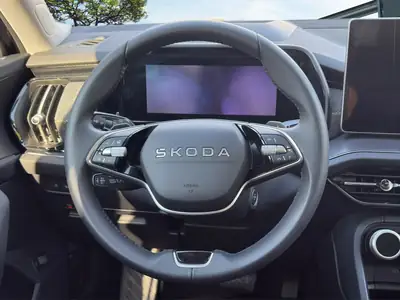 Skoda Kodiaq 2025 — SUV 7 places robuste avec toit panoramique et attelage — Miniatur 11