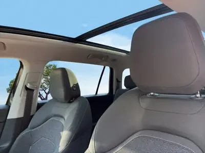Skoda Kodiaq 2025 — SUV 7 places robuste avec toit panoramique et attelage — Miniatur 15