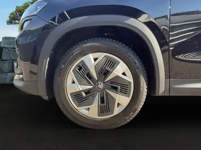 Skoda Kodiaq 2025 — SUV 7 places robuste avec toit panoramique et attelage — Miniatur 16